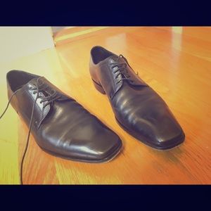 Hugo Boss black Italian dress shoe